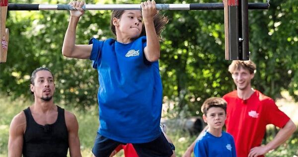 Ninja-Aktivitäten wie Klettern und Hangeln sind auf dem neuen Spielplatz möglich.
