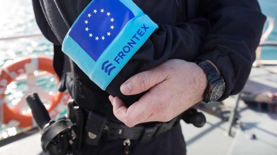 Beamter der EU-Grenzschutzagentur Frontex