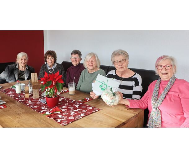 Eine lustige Truppe: Die Damen vom Geburtstagsbesuchsdienst in Freudental.