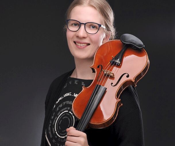 Solistin bei Bachs e-Moll-Solosonate: Die Geigerin Ella-Marie Steinmetz ist langjähriges Mitglied im Concerto Ludwigsburg – und gehört zu den wenigen Vollprofis.