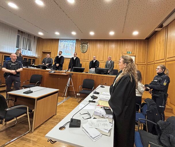 Vor dem Landgericht Heilbronn hat der Prozess gegen eine Notfallsanitäterin neu begonnen.