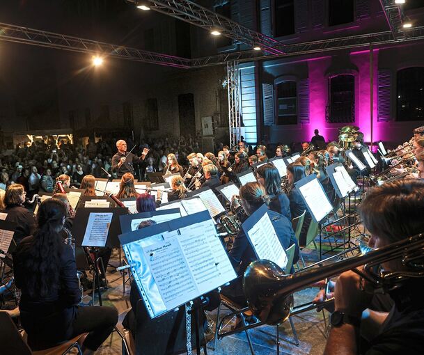 Der Musikverein Stadtkapelle Bönnigheim unter der Leitung von Rainer Falk.