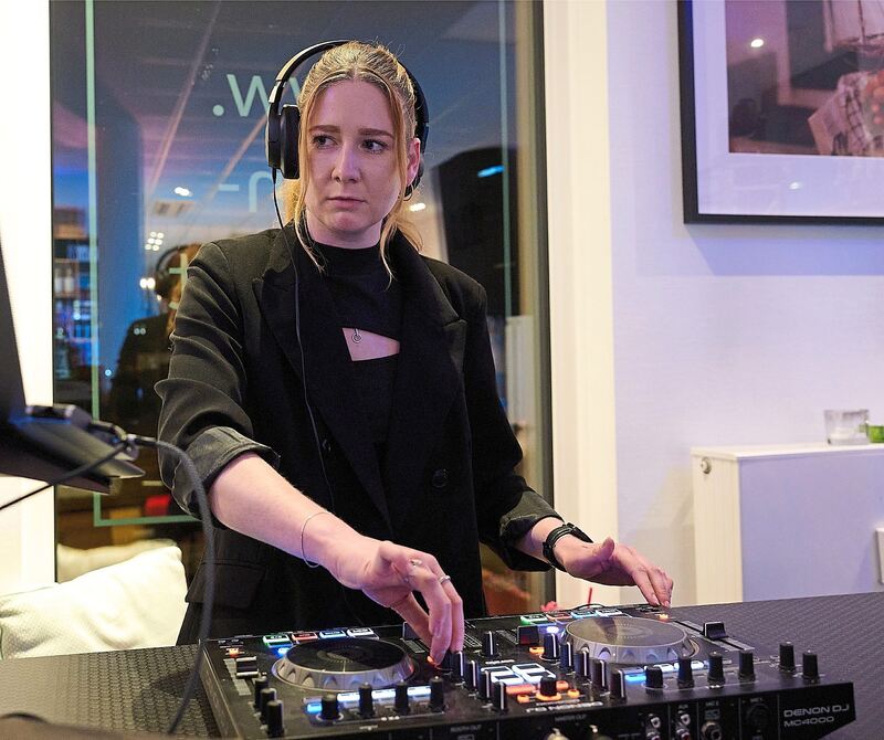 DJane Marjolijn Glerum sorgt für den passenden Sound.
