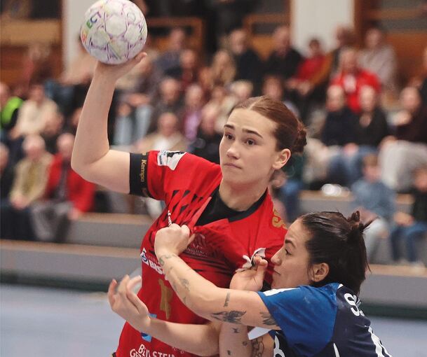 Aylin Bornhardt trumpft in ungewohnter Rolle mit elf Treffern auf.