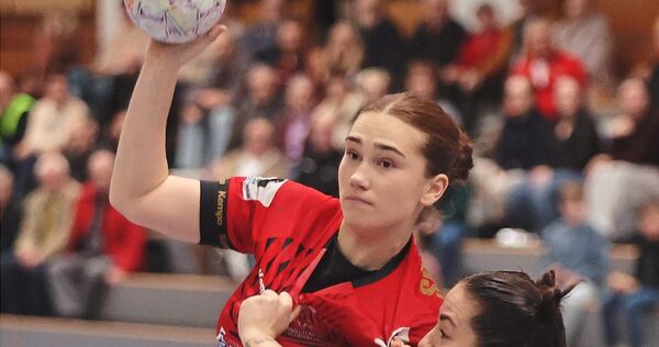 Aylin Bornhardt trumpft in ungewohnter Rolle mit elf Treffern auf.