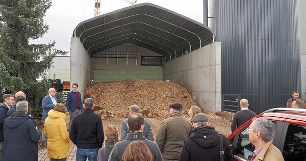Bei der Firma Häussermann in Möglingen werden gehäckselte Holzabfälle zur Wärmeerzeugung verwendet.