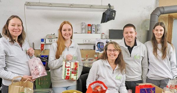 Hundert Geschenktüten hat der Verein „Hope“ befüllt.