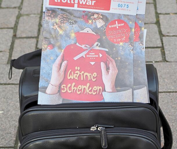 Die aktuelle Zeitung mit dem Titel „Wärme schenken“.