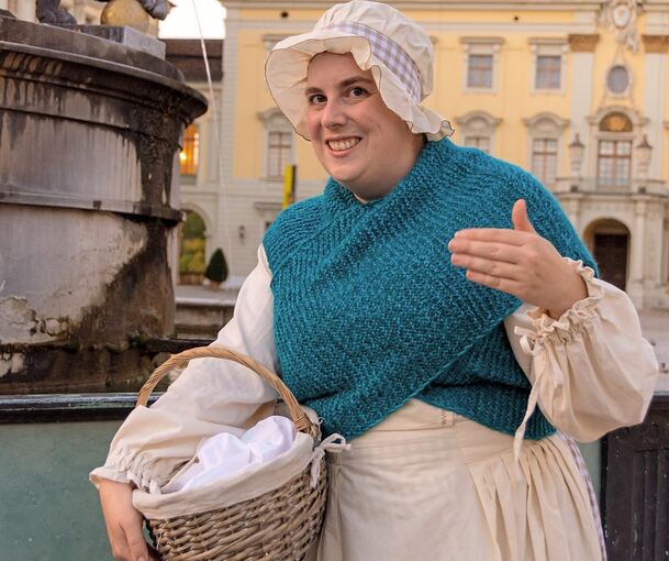 Magd Berta berichtet vom Leben der Dienerschaft am Hof.