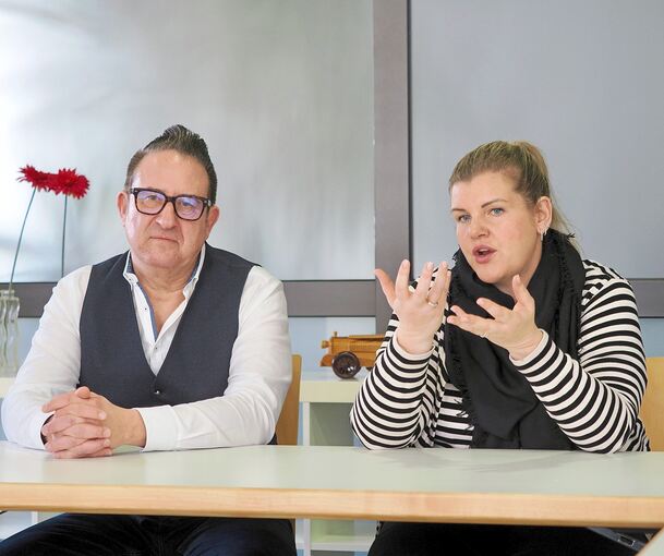 Betriebsleiter Frank Metzger und LVL-Geschäftsführerin Carry Greiner machen die Baustellen in der Stadt zu schaffen. Die Situation wird sich ab 2026 mit der Baustelle Sternkreuzung weiter zuspitzen.