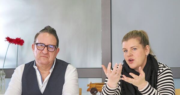 Betriebsleiter Frank Metzger und LVL-Geschäftsführerin Carry Greiner machen die Baustellen in der Stadt zu schaffen. Die Situation wird sich ab 2026 mit der Baustelle Sternkreuzung weiter zuspitzen.