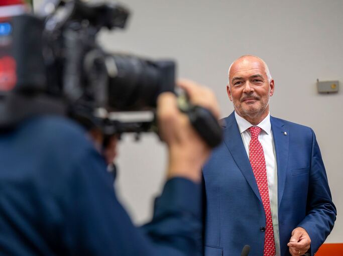 Prozessauftakt gegen Ex-Bundestagsabgeordneten Fischer