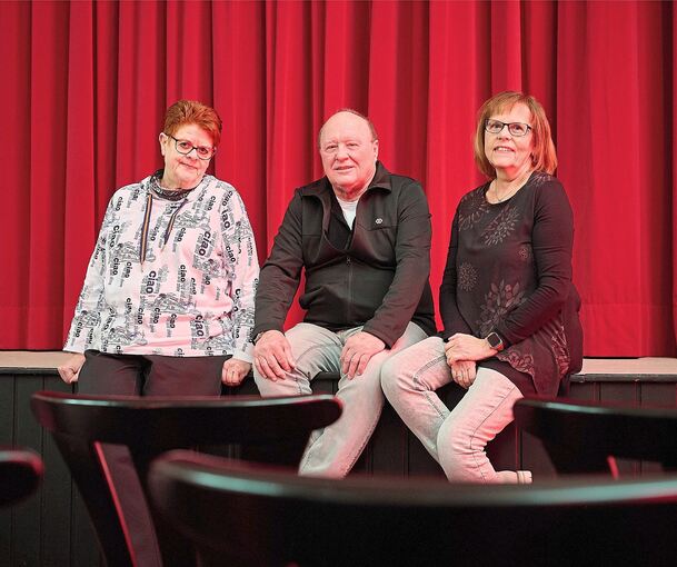 Sind trotz vieler Sorgen vorsichtig optimistisch: Brigitte Bregler, Theodor Eisele und Ilse Riedl (von links) gehören zum Vorstand der Schwaben-Bühne.