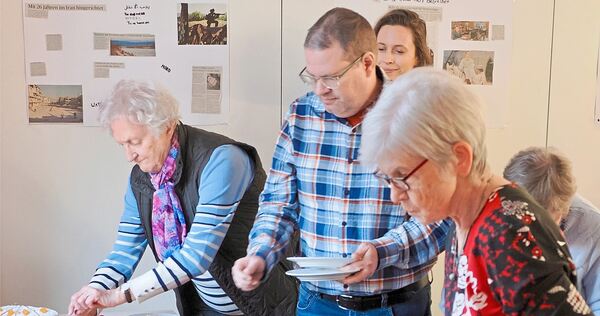 Die Kuchenauswahl beim Weihnachtscafé ist groß.