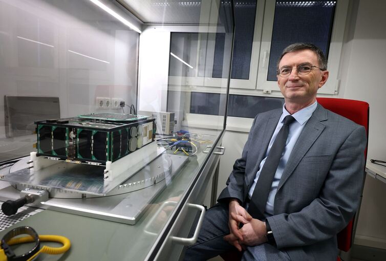 Hakan Kayal, Professor für Raumfahrttechnik