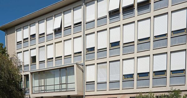Eine Freiheitsstrafe von einem Jahr und drei Monaten auf Bewährung sowie 80 Stunden gemeinnützige Arbeit verhängte das Amtsgericht Ludwigsburg gegen einen Mann, der eine Kollegin sexuell genötigt hat.