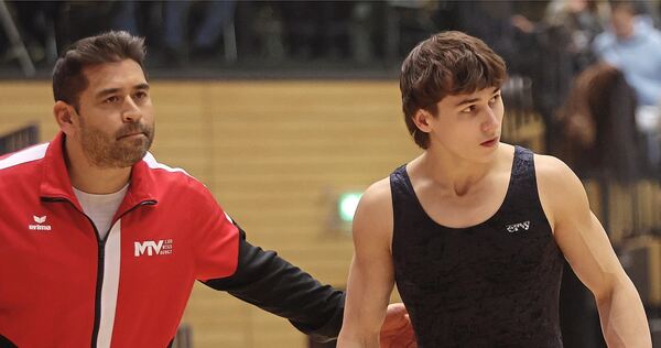 MTV-Trainer Martin Hecht und Spitzenturner Timo Eder.