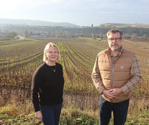Susanne Schultz vom Schreyerhof und Karsten Faschian vom gleichnamigen Weingut rechnen mit dem Schlimmsten, sollte die Neckarbrücke längere Zeit gesperrt werden.