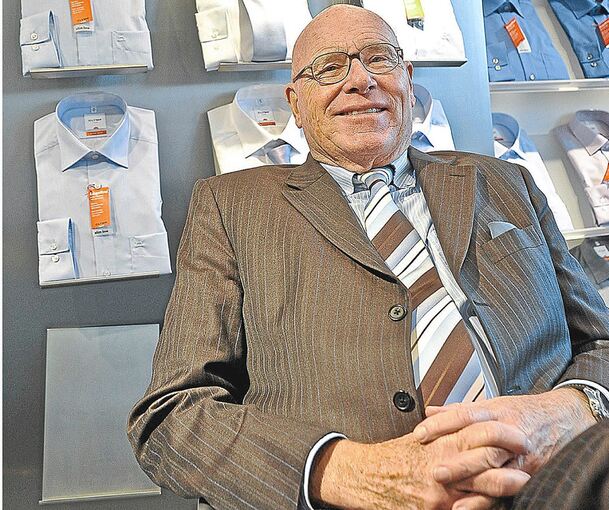 Der „Hemden-Papst“ – im Jahr 2010, als er bereits 50 Jahre lang an der Spitze des Unternehmens stand.