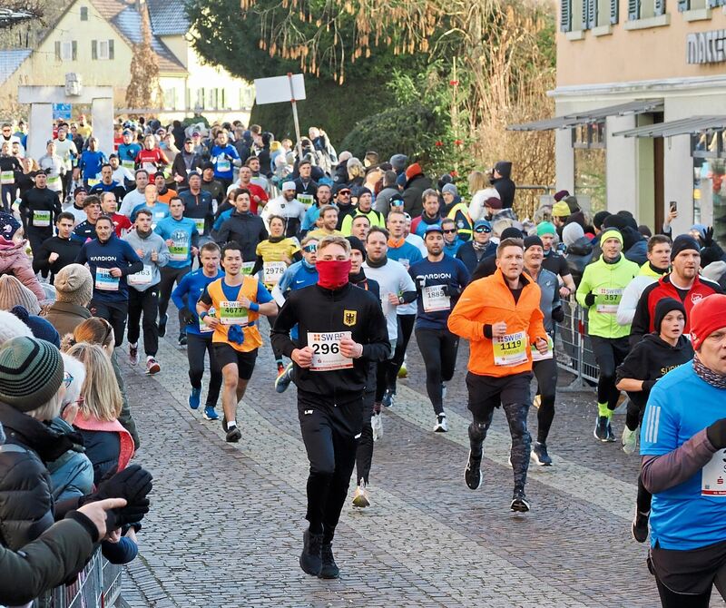 Durch die Altstadt. Durch die Altstadt.