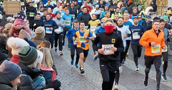 Die 10,5 Kilometer lange Strecke führte unter anderem durch den Bürgergarten und dann durch die Bietigheimer Altstadt.
