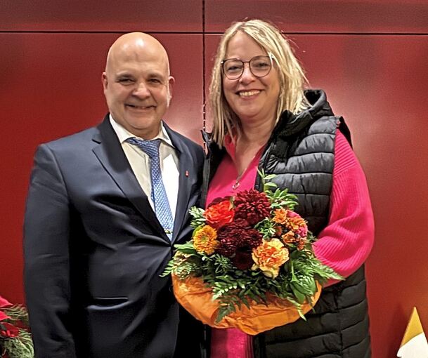 Nach seiner letzten Gemeinderatssitzung in Tamm: Robert Malessa mit seiner Partnerin Romy Wieland.