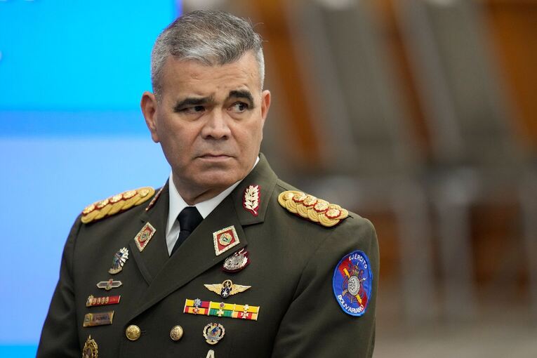 Venezuelas Militär schwört Maduro Treue