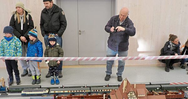 Vor allem die Kinder fasziniert die Modelleisenbahnanlage.