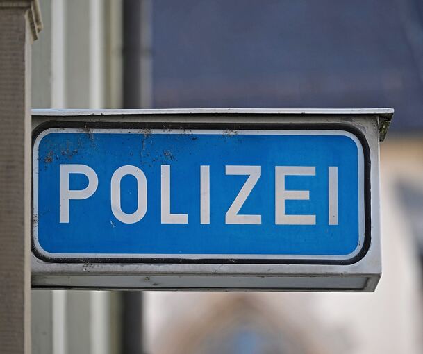 Die Polizei sucht Zeugen.