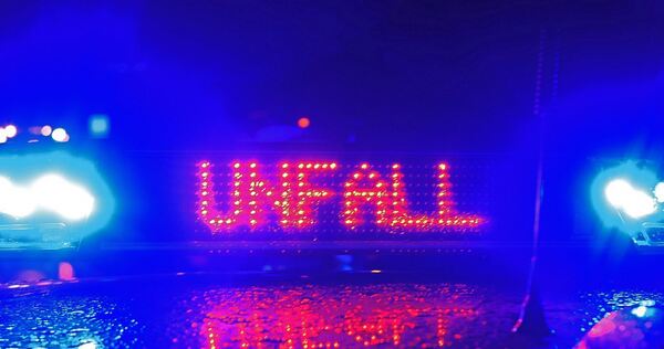 Vier Personen werden bei einem Unfall verletzt.