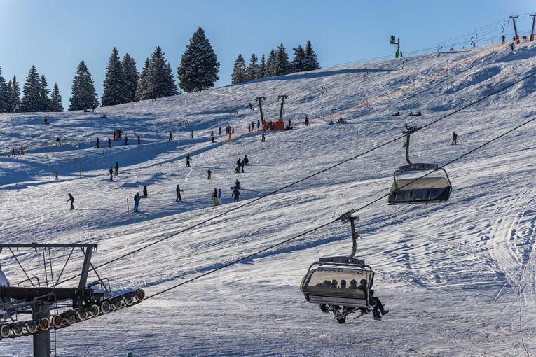 Kalter Jahresstart hilft Skigebiet am Feldberg nur bedingt Kalter Jahresstart hilft Skigebiet am Feldberg nur bedingt