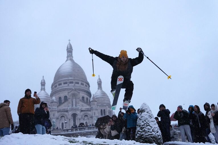 Winter in Frankreich - Skispringen am Sacre-Coeur
