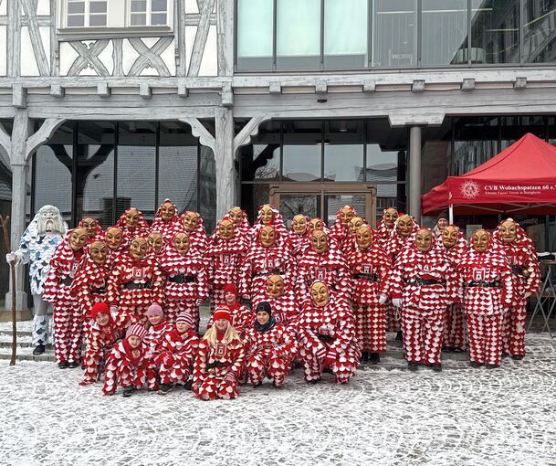 Die Bietigheimer Stadtnarren im Schlosshof.