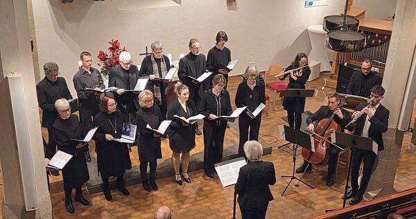 Projektchor und Instrumentalisten beim Konzert in der Mauritiuskirche.