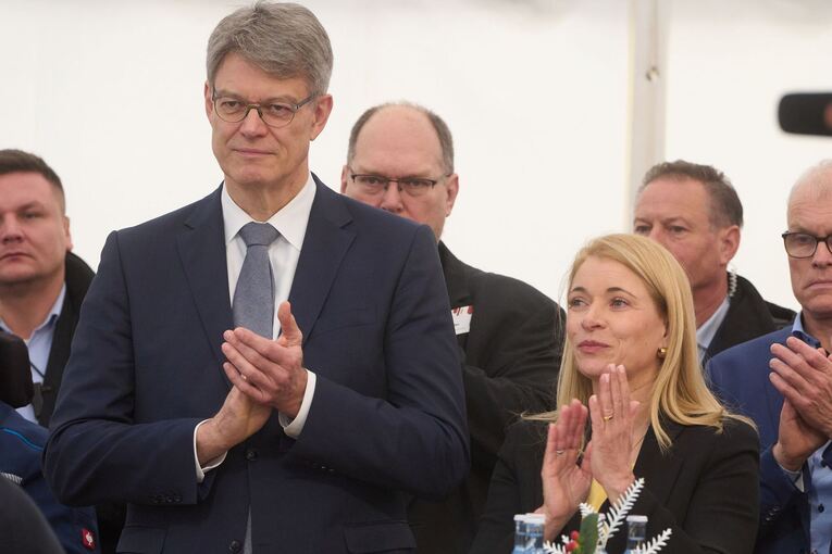 Verkehrsminister Schnieder und Bahnchefin Palla