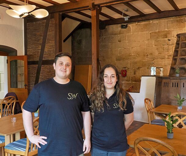 Mike Väth und Alisa Jochum führen das Beilsteiner Burgrestaurant.