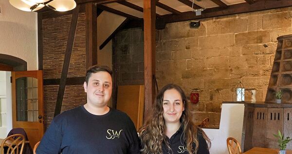 Mike Väth und Alisa Jochum führen das Beilsteiner Burgrestaurant.