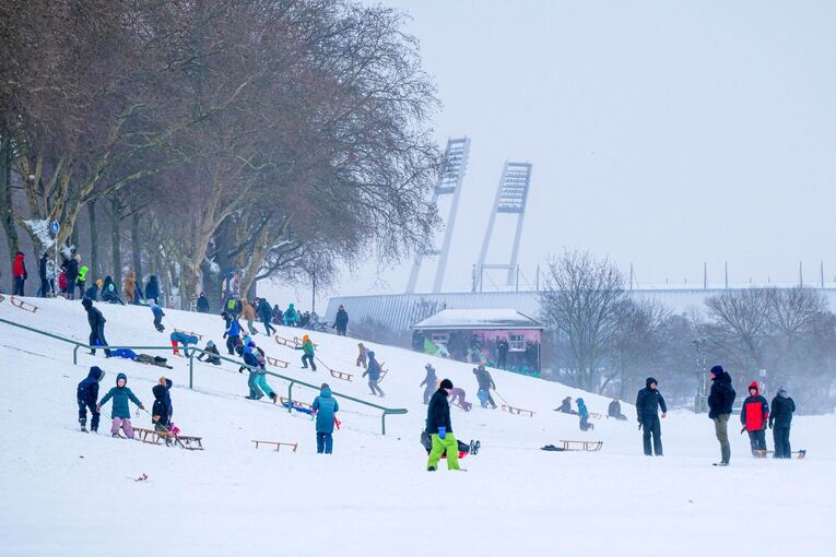 Schnee am Weserstadion Schnee am Weserstadion