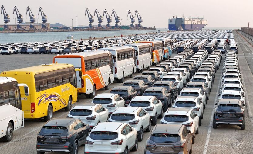 Autoverladung im Hafen von Yantai