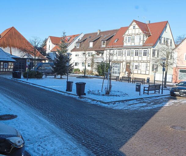 Der Kelterplatz in Eglosheim ist ein Schmuckstück und in der warmen Jahreszeit beliebter Platz zum Verweilen – zum Leidwesen der Anwohner allerdings auch nachts für lautstark trinkende Gruppen.