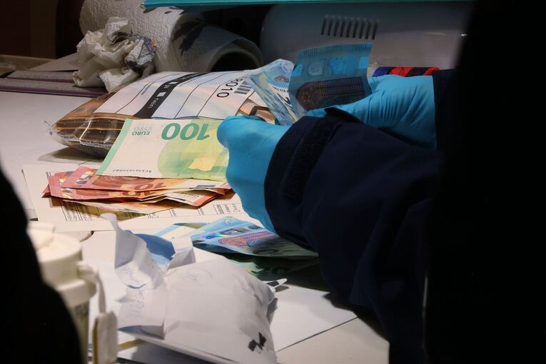 Großrazzia gegen Schwarzarbeit in Nagelstudios