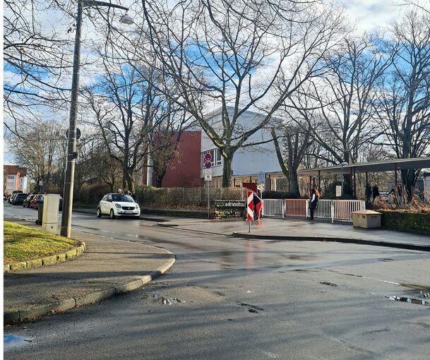 Neißestraße: Gewünscht hatten sich die Grünbühler vor fünf Jahren einen Zebrastreifen an der Eichendorffschule, daraus geworden ist eine Straßenverengung. Jetzt kommt die Forderung wieder auf.