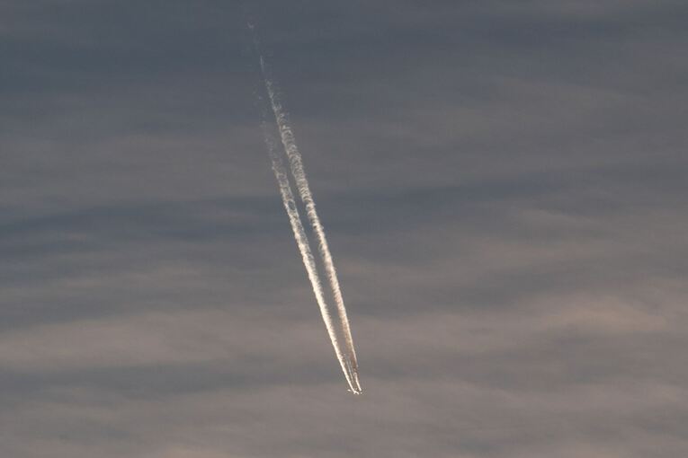 In Indonesien wird ein Flugzeug vermisst