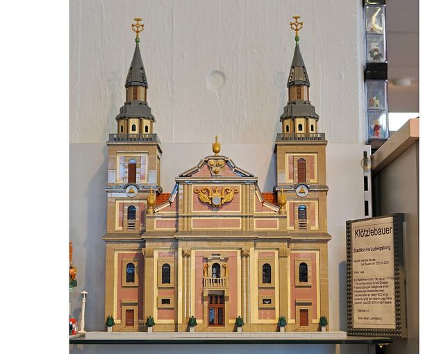 Ein Mitarbeiter von Maximilian Fritz hat die Ludwigsburger Stadtkirche aus Legosteinen nachgebaut.