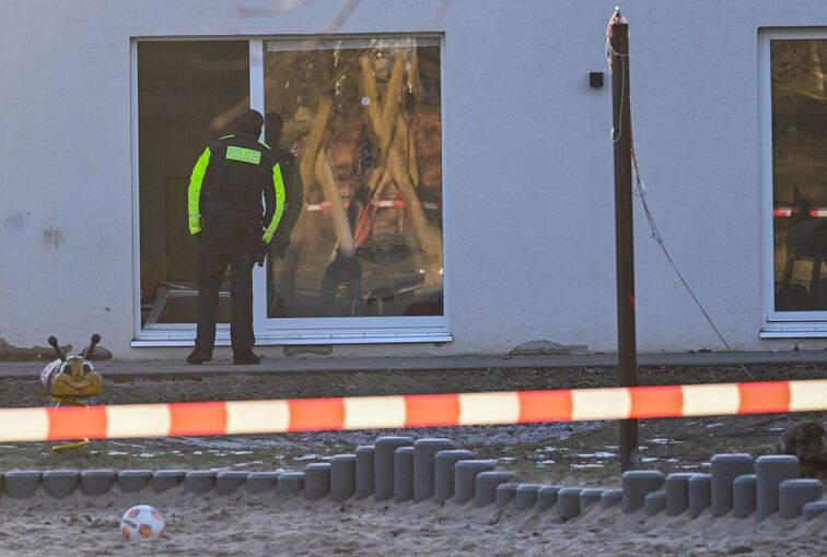 Kind stirbt bei Unfall in Berliner Kita Kind stirbt bei Unfall in Berliner Kita