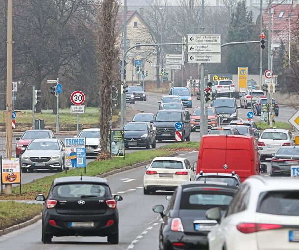 B27 in Ludwigsburg-Eglosheim: Täglich sind hier bis zu 50.000 Fahrzeuge unterwegs. Das sorgt für hohe Abgaswerte.