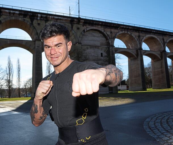 Kraft und Koordination sind nicht alles: Leonardo Di Stefano Ruiz beim Ausdauertraining am Bietigheimer Viadukt.