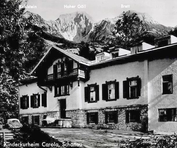 Das Haus Carola in Schönau bei Berchtesgaden gehörte in den 1960er und 1970er Jahren zur Ludwigsburger Karlshöhe. Diese Postkarte zeigt das Gebäude in den 1950er Jahren.