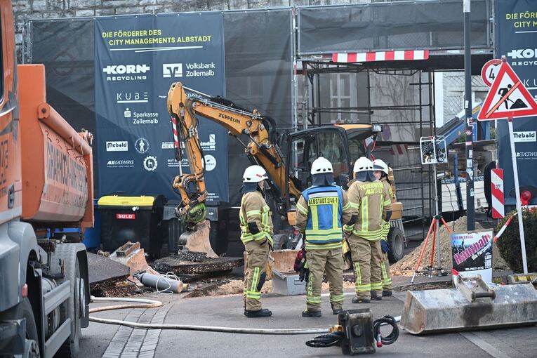 Gasaustritt bei Bauarbeiten in der Innenstadt von Albstadt