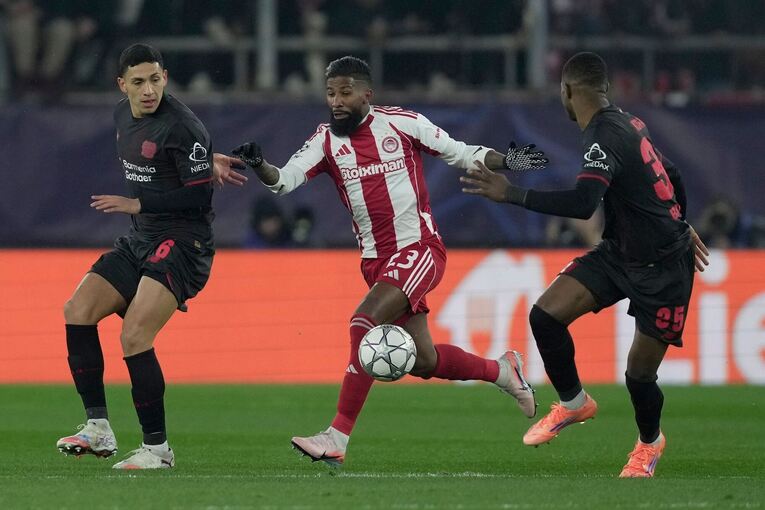 Olympiakos Piräus - Bayer Leverkusen Olympiakos Piräus - Bayer Leverkusen